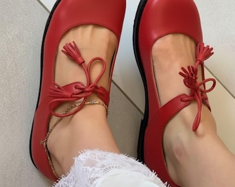 Handgemaakte leren Mary Jane-flatschoenen met veters: brede neus, schoenen in aangepaste kleur