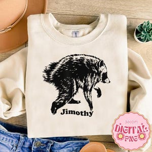 Pobierz plik Jimothy Raccoon Seattle PNG, czarno-biały plik cyfrowy Raccoon, projekt sublimacji Trash Panda, plik do druku wektorowego na koszulkę