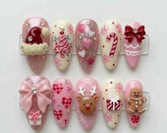Handgefertigte, verspielte Weihnachts-Press-On-Nägel, 3D-Lebkuchen- und Weihnachtsmannmützen-Set, Karoherz- und Geschenkbox-Design, Nägel für süße, festliche Stimmung