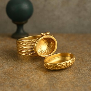 Gold Brass Poison Box Ring – Hidden Compartment Locket Ring, Secret Storage Vintage Ring, Adjustable Unisex Boho Statement Jewelry