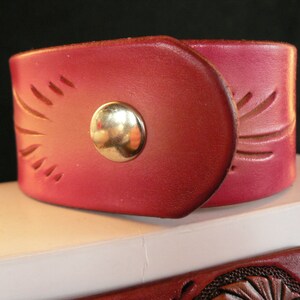 Pink cuff, feather cuff, pink leather, Women's cuff, Hot cuff, gift, pink bracelet, wings of freedom image 4