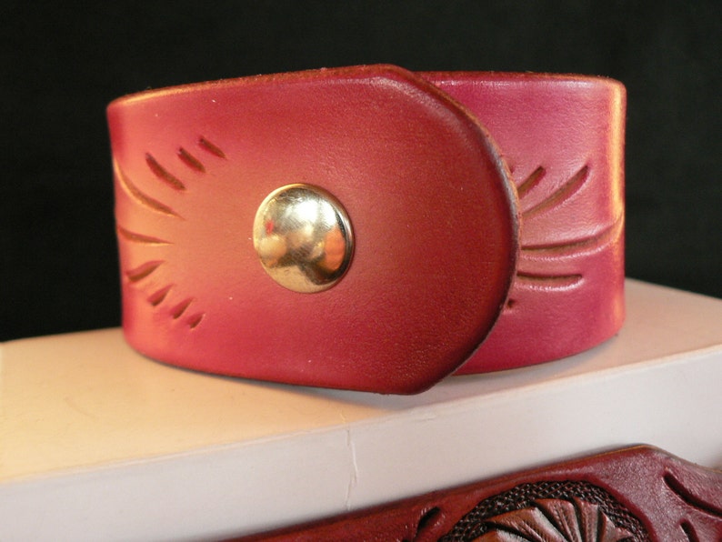 Pink cuff, feather cuff, pink leather, Women's cuff, Hot cuff, gift, pink bracelet, wings of freedom image 4