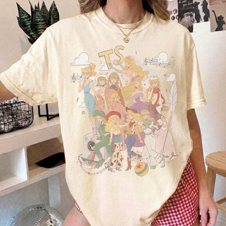 Camiseta retro de colores cómodos de Disney Toy Story 1995, camiseta de Woody, Buzz Lightyear y Rex, viaje a Disneyland WDW en familia 2026, Festival Disney Pixar Ivory/Natural/Sand