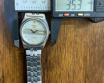 Vintage 1990s, Seiko 5 Automatic 7s26-0070 Day/date Silver Unique