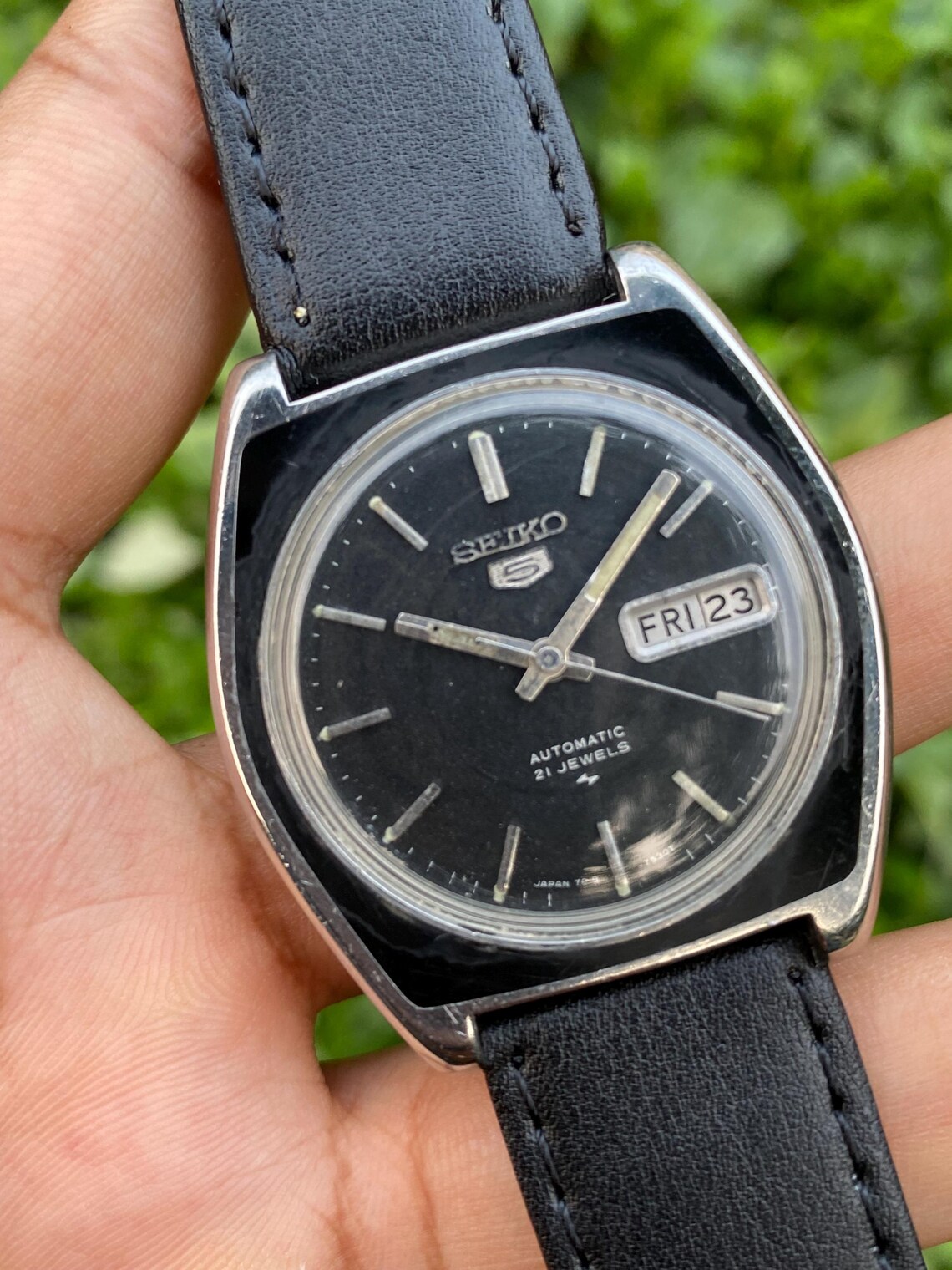 Vintage Nov 1977, Seiko 5 Automatic 7019-7390 Day/Date Black Dial 21 Jewels Japan Made Dress Wristwatch For Men's, photo 2 sur 5