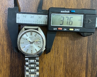 Vintage Rare Seiko 5 DX Automatic 6106-8020 25j Day/date
