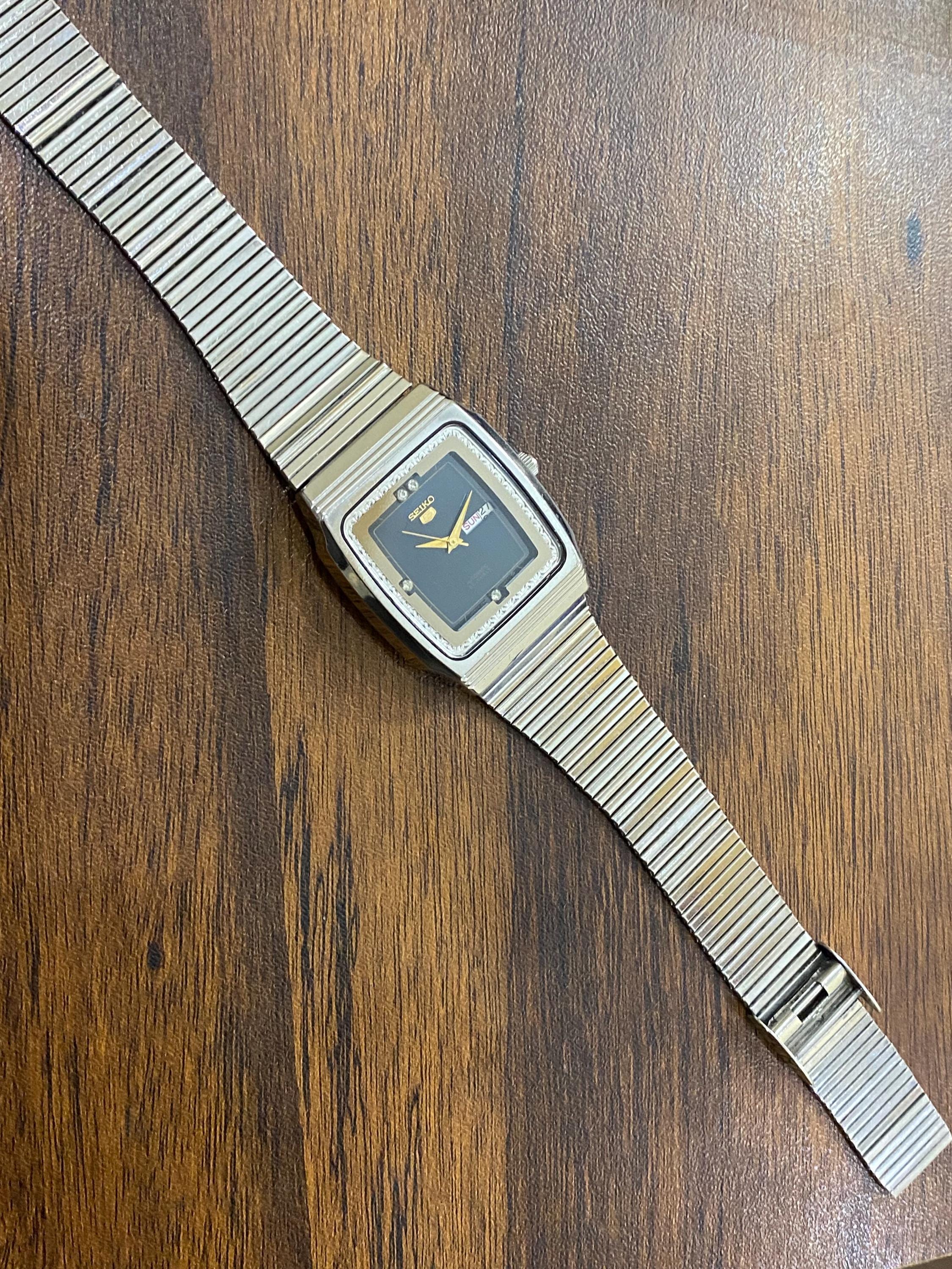 Vintage Seiko 5 Automatic 2949-5300 A1 Day/date TV Shape Model