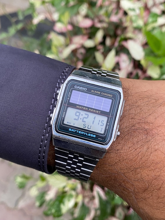 Vintage Casio Batteryless Solar Digital Quartz 2505 AL-180 Japan Made Wristwatch for Men's