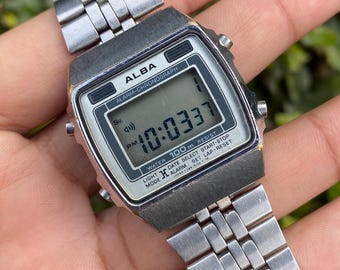 Vintage Classic Casio Batteryless Solar Digital Quartz 520 BB-800