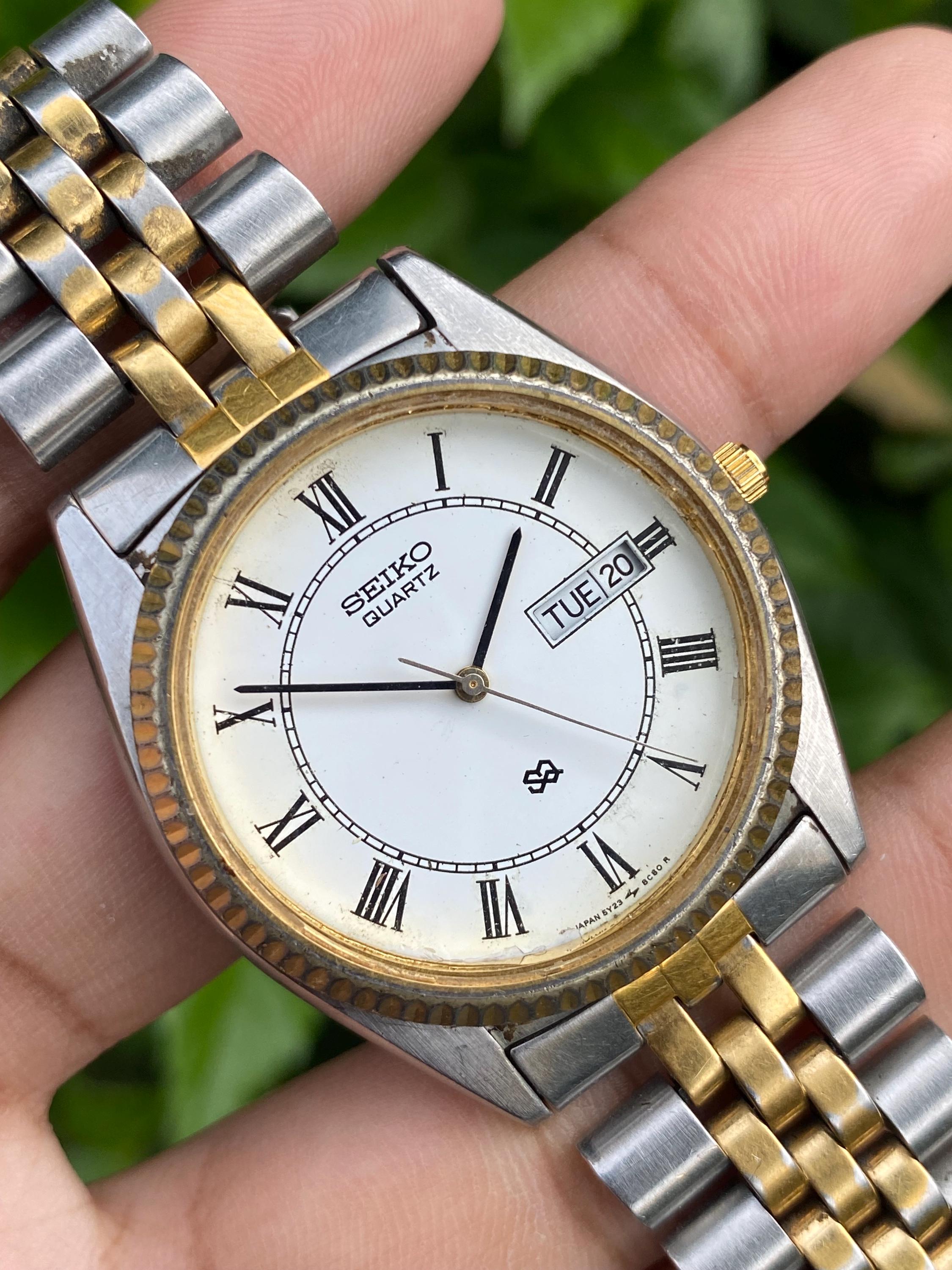 Vintage Japan SEIKO SQ Two Tone Fluted Bezel Quartz Roman Numerals