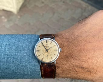 Vintage Rare 1950’s Roamer Art Deco textured Sub Dial Manual Winding 15 jewels 400.8100.900 Swiss Made Mid Size Dress Wristwatch for Men's