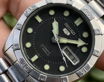Vintage April 1982, Seiko 5 Diver Automatic 7009-3201 Day/date