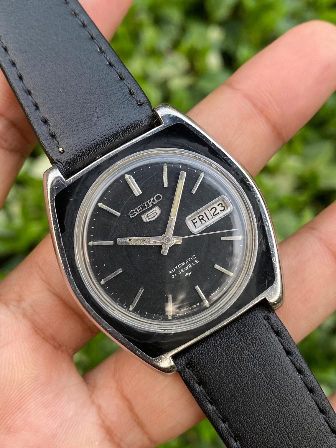 Vintage Nov 1977, Seiko 5 Automatic 7019-7390 Day/Date Black Dial 21 Jewels Japan Made Dress Wristwatch For Men's, photo 3 sur 5