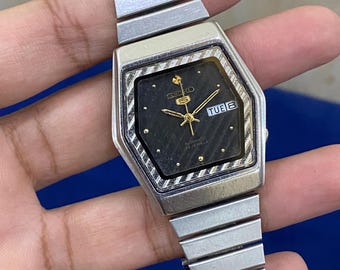 Vintage Rare Seiko 5 Automatic 6349-542A A Day/date TV Shape Model