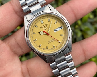 Vintage 1990s, Seiko 5 Automatic 7s26-3170 A4 Day/Date Yellow Dial Dress style good condition Japan Made Wristwatch for Men's
