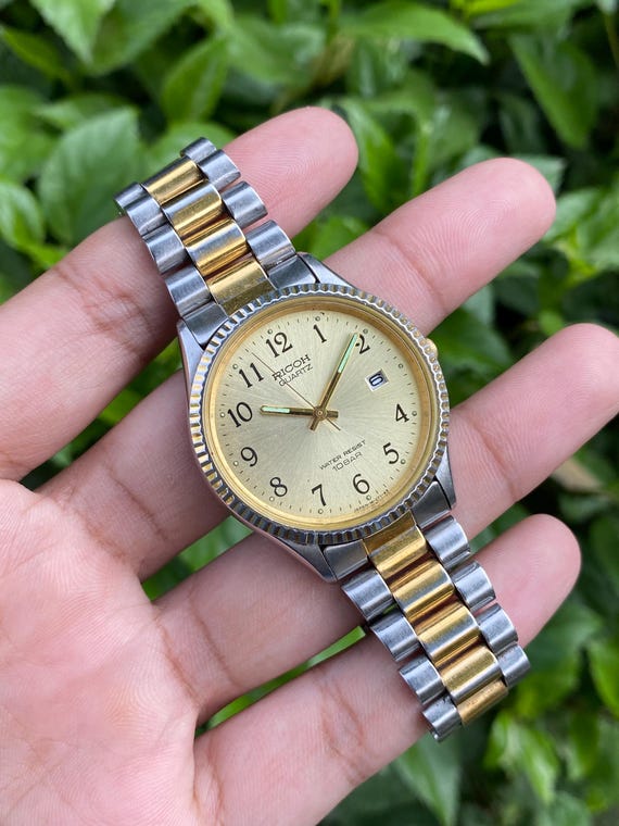 Vintage Japan RICOH Two Tone Fluted Bezel Quartz Wristwatch for