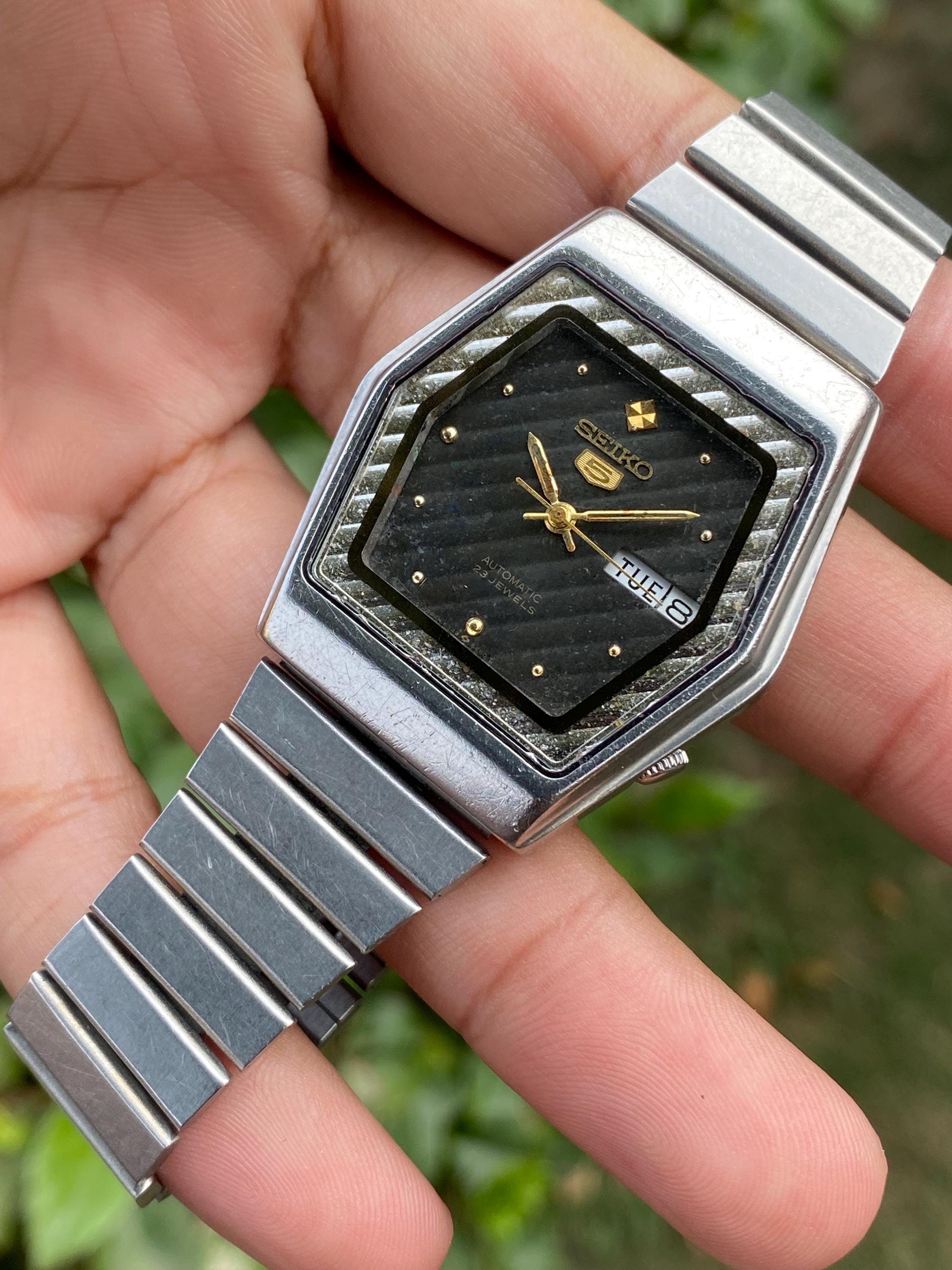 Vintage Rare Seiko 5 Automatic 6349-542A A Day/date TV Shape Model
