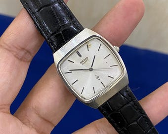 Reloj de pulsera Seiko 7830-5030 clásico de vestir, vintage y raro, de enero de 1979, con esfera blanca y movimiento de cuarzo, para caballero.