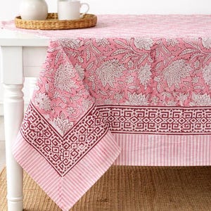 ピンクの手染めブロックプリントテーブルクロス、フレンチテーブルカバー、ボヘミアン風春のウェディングテーブルデコレーション、キッチンリネン、ボヘミアン風テーブルカバー