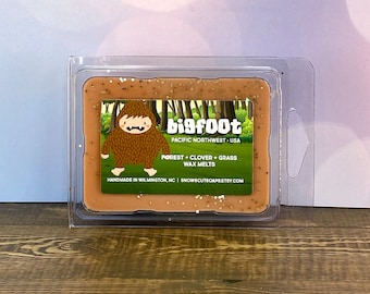 Bigfoot Wax Melts - Sasquatch - Cryptid Wickless Wax - Fresh Greenery Scent - Grass, Clover, Ivy