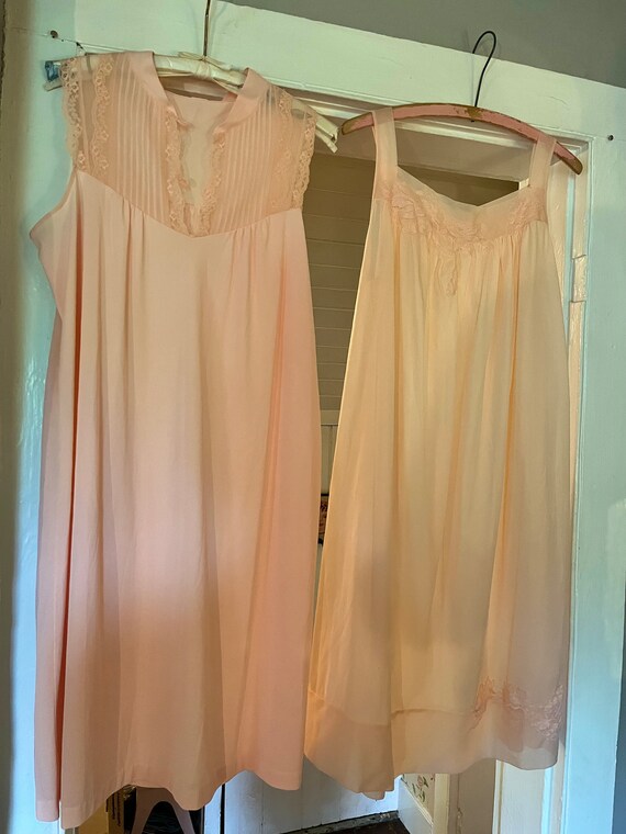 Negligee Vintage Peach Negligee with Faux Button … - image 7