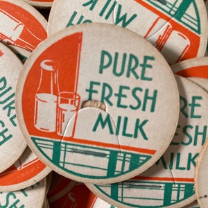 Juego de 10 tapas de botellas de leche antiguas, leche fresca pura, naranja, verde, arte publicitario vintage, collage de revistas basura