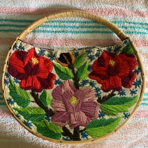 Vintage Handtasche Crewel Blumen Korbwolle Canvas Handarbeit 1940er Jahre Rot Burgund Mauve Pink Marine Blau Lime Grün Orange Frühling Sommer Herbst