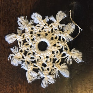 Snowflakes 13 Ornaments Macrame Hand Knotted Vintage Boho Free Shipping