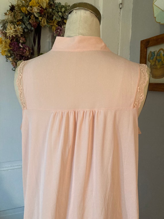 Negligee Vintage Peach Negligee with Faux Button … - image 4