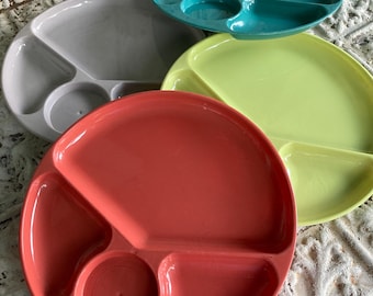 Vintage Picknickteller aus Kunststoff, 4er-Set, Gothamware, hergestellt in den USA, Chartreuse Aqua Rostgrau