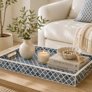 Bandeja rectangular hecha a mano con incrustaciones de hueso azul y blanco / Bandeja decorativa marroquí / Organizador de tocador y mesa de centro de estilo bohemio