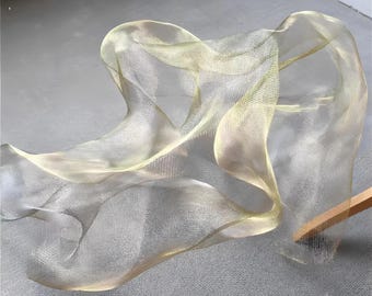 Champagne Sculptural Mesh - Malleable Wire Fabric for 3D Backdrops, Avant-Garde Fashion, Origami Decor