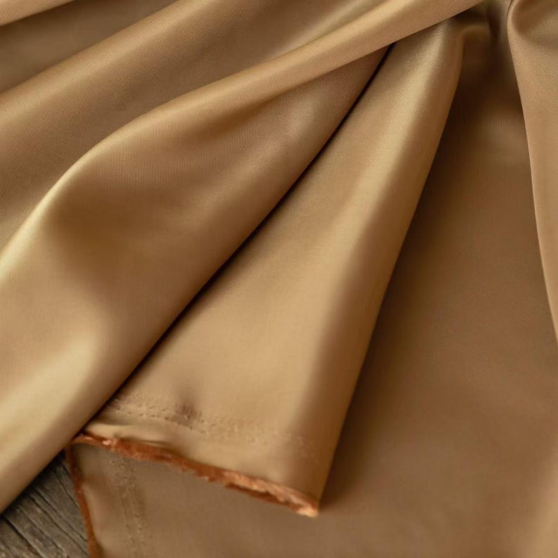 Fodertyg i polyesterviskos, antistatisk slät Bemberg-ersättning, kan beställas på metervara Copper khaki