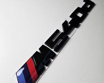 Emblema estilo 540d en negro brillante para modelos BMW Serie 5 (E34, E39, E60, E61, F10, F11, G30, G60). Adhesivo para rotulación de vehículos.