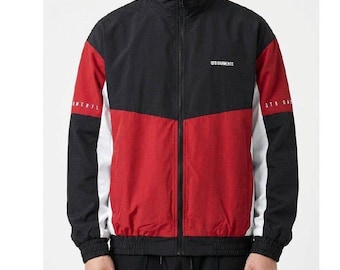 Chaqueta deportiva hecha a mano con bloques de color rojo, negro y blanco / Cortavientos unisex de estilo urbano / Chaqueta de QT8 Garments inspirada en la moda coreana