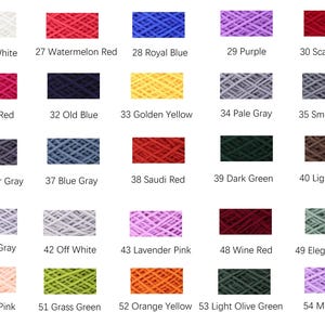 K&ouml;nnte beinhalten: Eine Farbkarte mit verschiedenen Garnfarben, die jeweils mit einer Nummer und einem Namen versehen sind. Zu den Farben geh&ouml;ren Wei&szlig;, Rot, Blau, Lila, Grau, Gelb, Gr&uuml;n und Rosa. Die Textbeschriftungen sind gut lesbar.