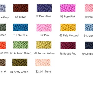 K&ouml;nnte beinhalten: Eine Farbkarte mit Garnmustern in verschiedenen Farbt&ouml;nen. Zu den Farben geh&ouml;ren hellblau-grau, braun, tiefblau, rosarot, pfirsichrosa, mintgr&uuml;n, seeblau, rosa, blassgelb, azurblau, tangerinenrot, herbstgr&uuml;n, zitronengelb, rot, tiefseebblau, dunkelkamelfarben, armegr&uuml;n und hautfarben.