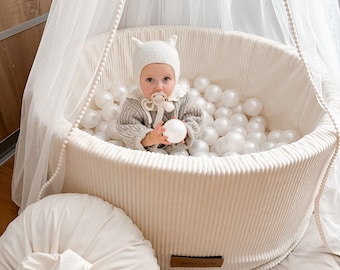 Piscina de bolas para niños – Piscina de bolas Montessori de espuma personalizada para niños pequeños con 200 bolas – Juego suave para interiores para bebés y niños pequeños con nombre del niño