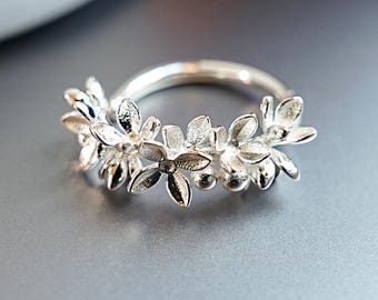 Verzilverde open bloemrijke ring, verstelbare minimalistische stijl — Ringen cadeau-voor-haar, ring jubileumcadeau