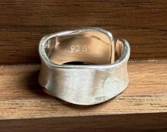 Verstelbare sterlingzilveren ring, minimalistische ring met brede band, moderne open statementring, cadeau voor haar