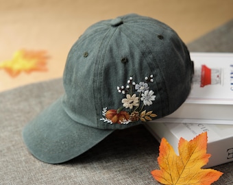 Cappellino da baseball con zucca ricamata: cappellino da papà in cotone con stampa floreale autunnale, fatto a mano.