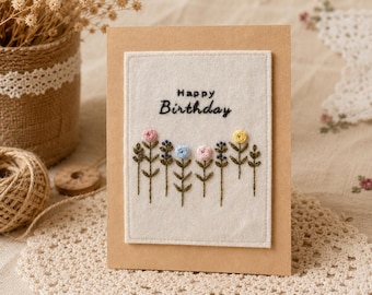 Tarjeta de cumpleaños personalizada, bordado floral hecho a mano, regalo personalizado con nombre para ella.