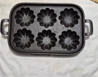Turk head muffin pan. 6 hole cleaned and seasoned.