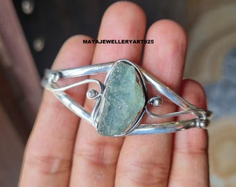 Brazalete artesanal de aguamarina natural: joyería ajustable de plata de ley.