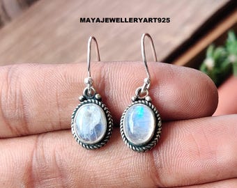 Anello in argento placcato oro con pietra di luna indiana multicolore, 2,34ct