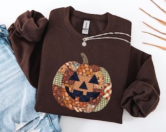 Patchwork Pumpkin Halloween Sweatshirt: Retro Spooky Season Outfit