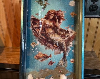Bandeja de resina con diseño de sirena • 30x15 cm • Decoración oceánica • Regalo para casa de playa • Arte de fantasía costera • Bandeja de conchas marinas y resina • Detalle decorativo náutico para el hogar