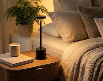 Lámpara de mesa LED inalámbrica • Lámpara de noche moderna escandinava con tallo negro