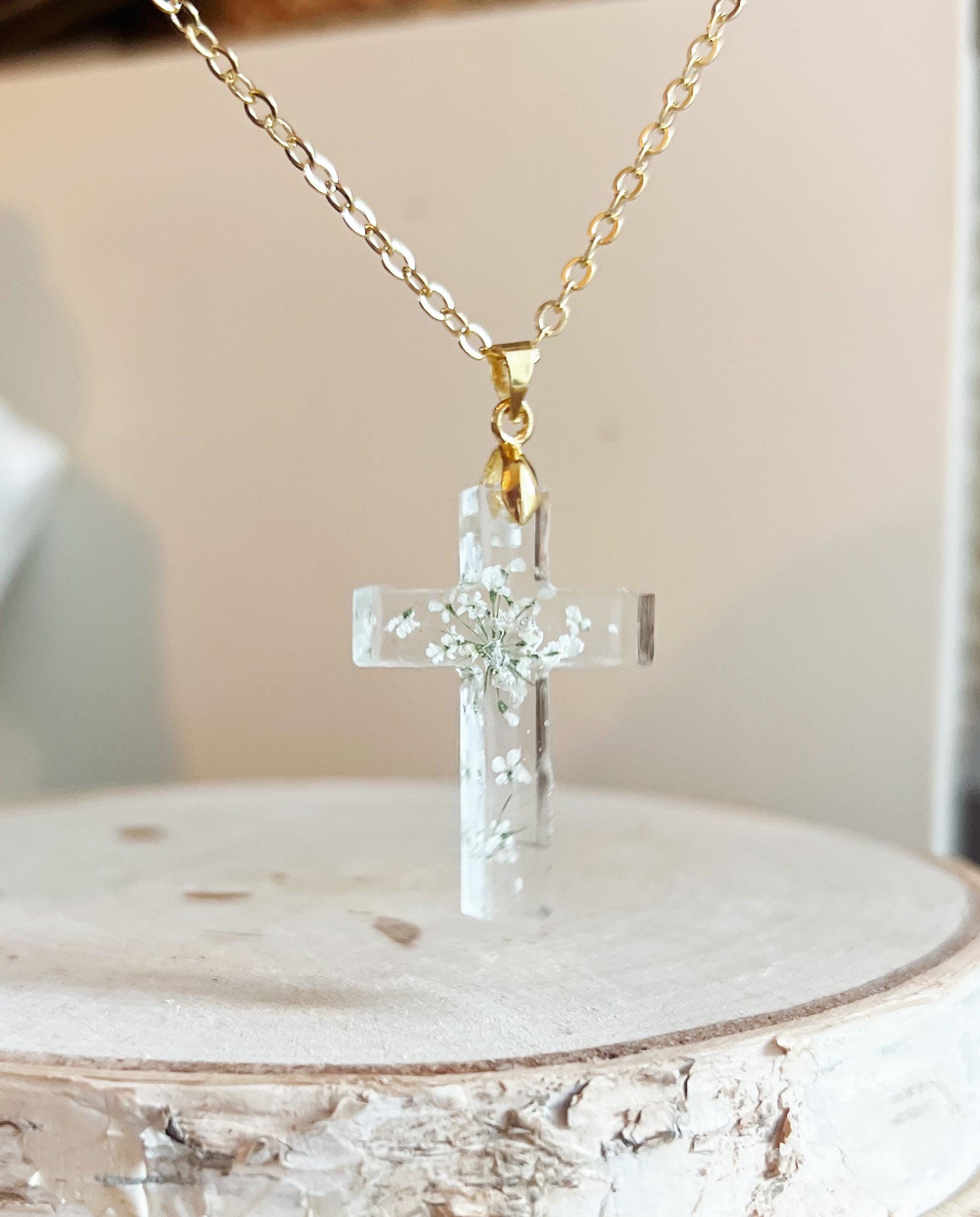 Croix strass avec chaine pour cérémonie chrétienne gris argent | Boutique Magique