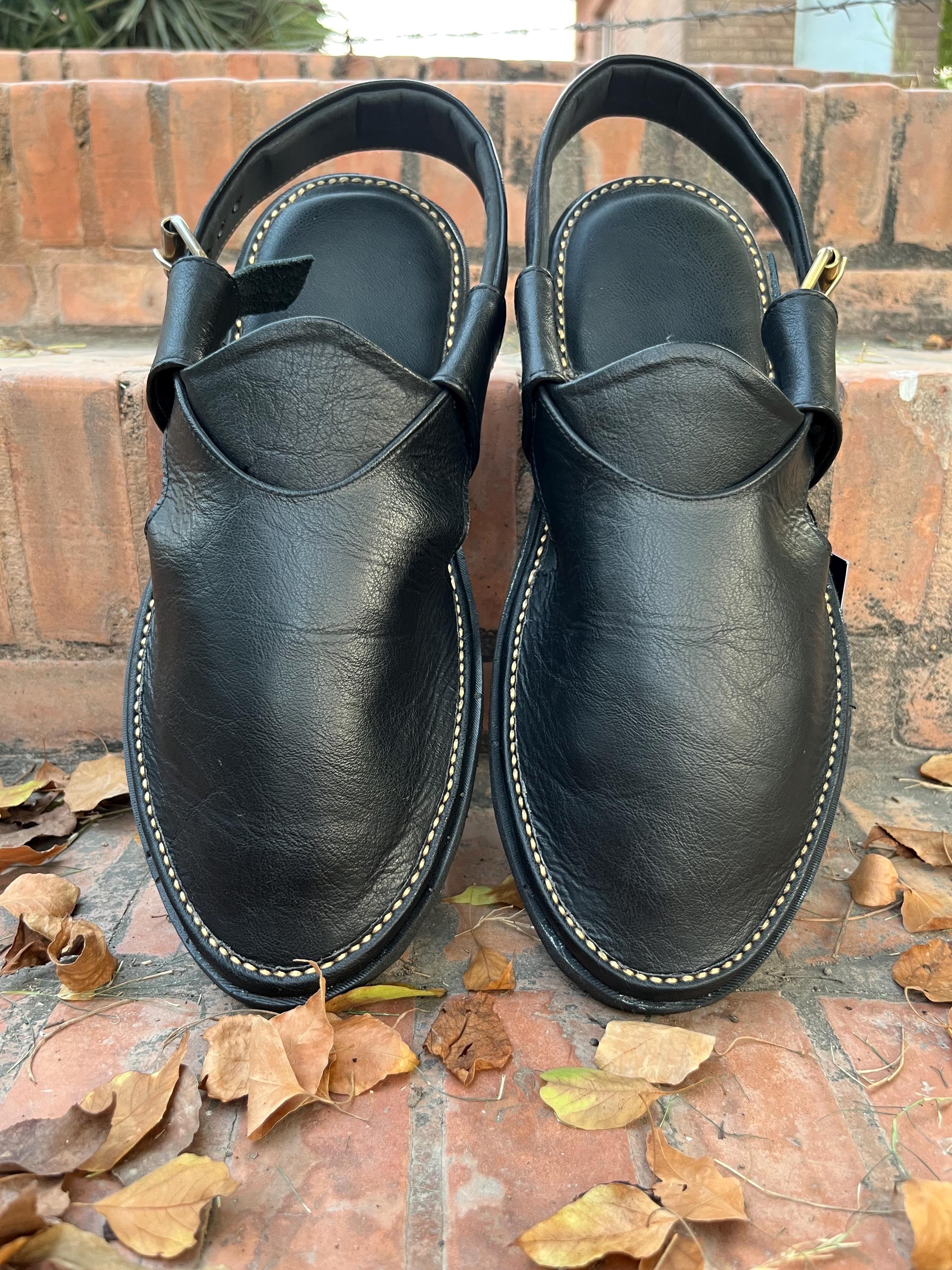 Handmade Black Peshawari Chappal | Leather Sandals for Men  display picture 1